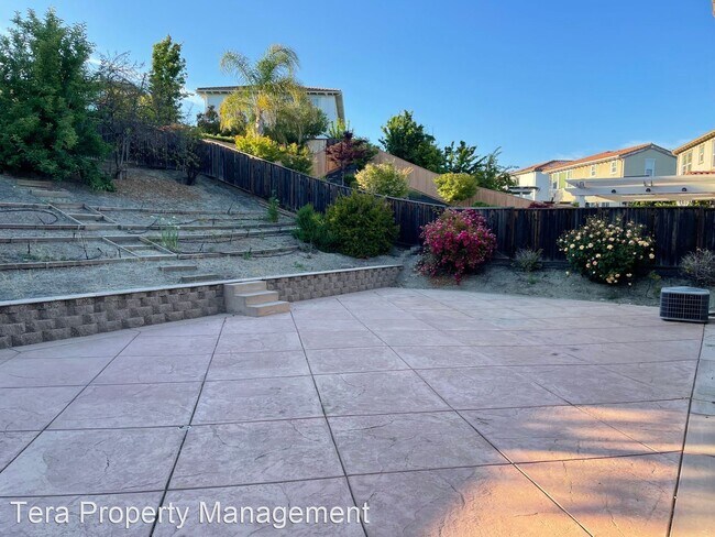 Building Photo - 4 br, 3 bath House - 5109 Campion Drive