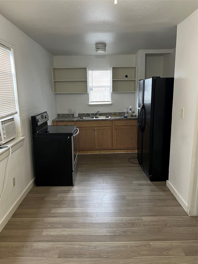 Building Photo - 7909 Brutus St