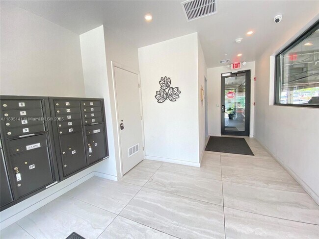 Building Photo - 1950 Fletcher St