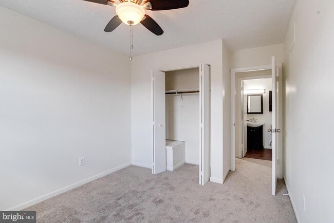 Building Photo - 8522 Pine Run Ct