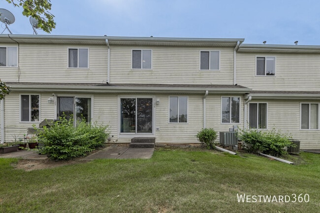 Building Photo - 1524 Meadowsedge Ln