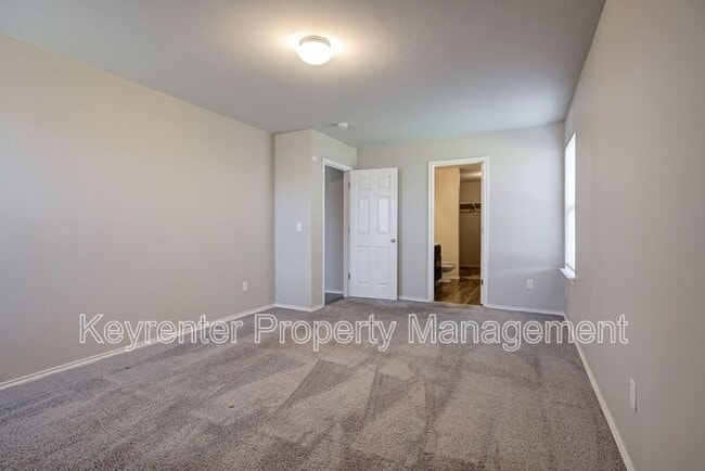 Building Photo - 209 SE 4th St