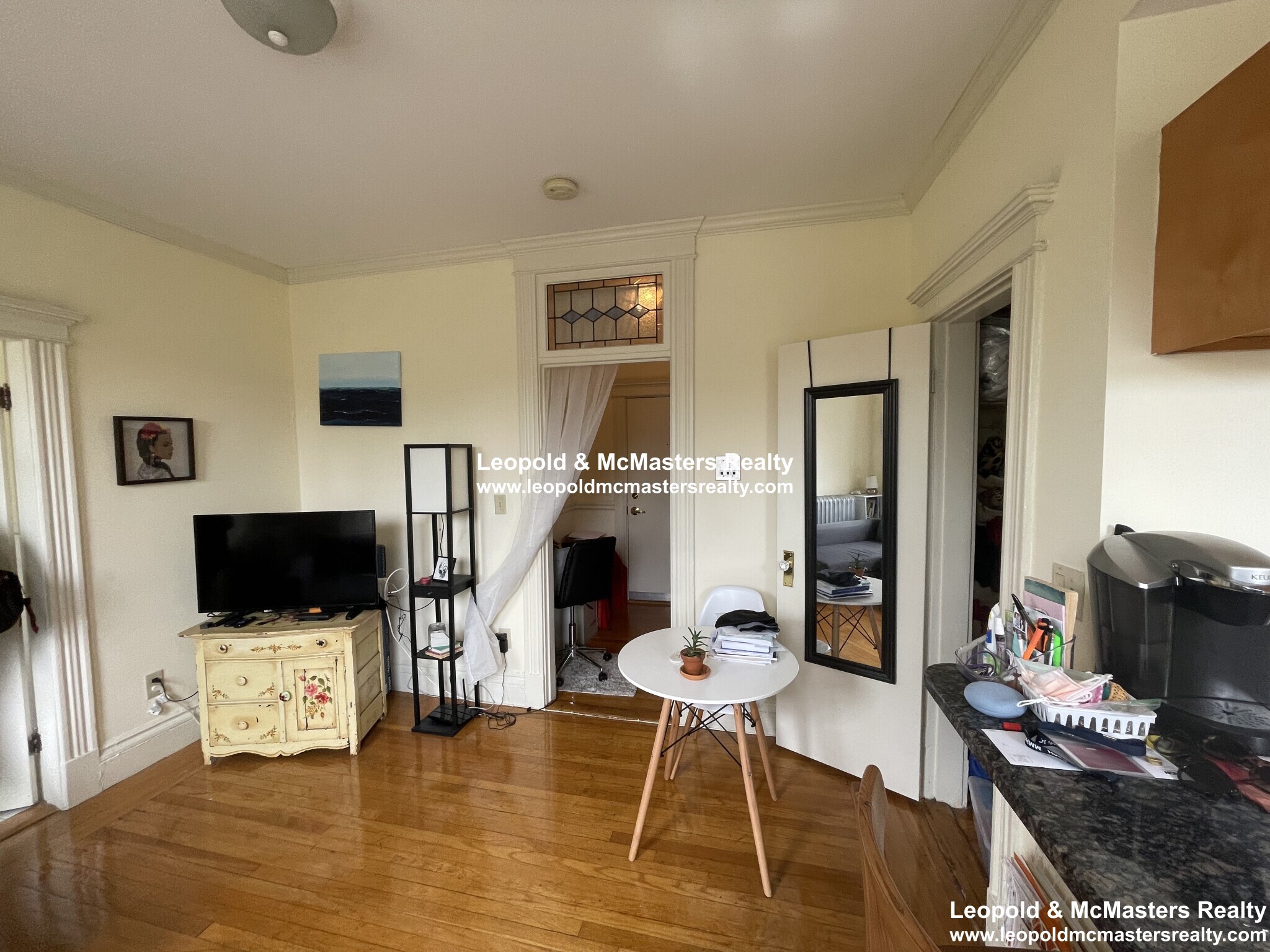 Building Photo - 48 Queensberry St