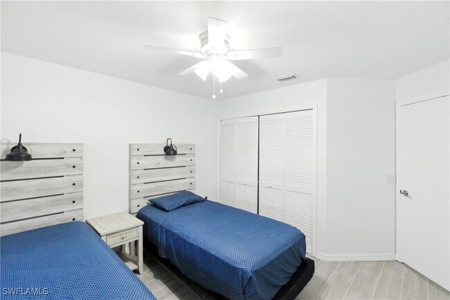 Building Photo - 830 Columbia St