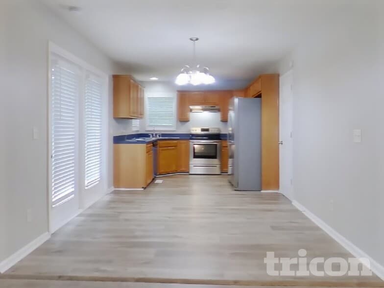 Building Photo - 219 S Red Oak Way