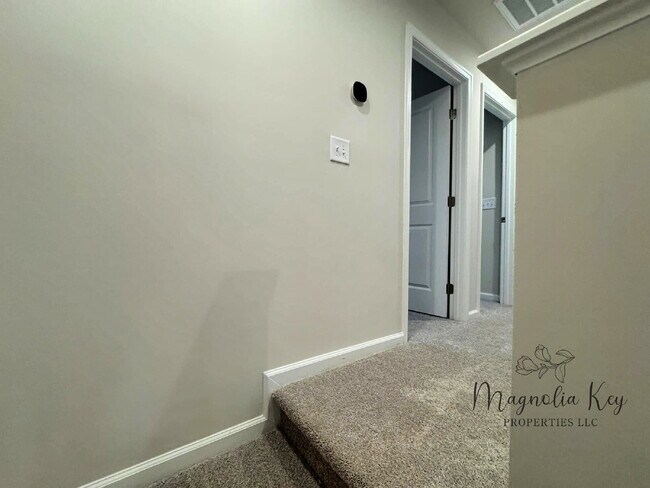 Building Photo - New 3 bed 2.5 bath Townhouse in Forestbrook