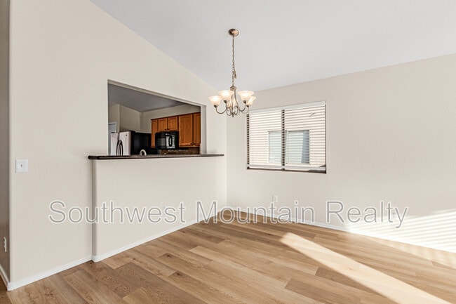 Building Photo - 30196 N Sunray Dr