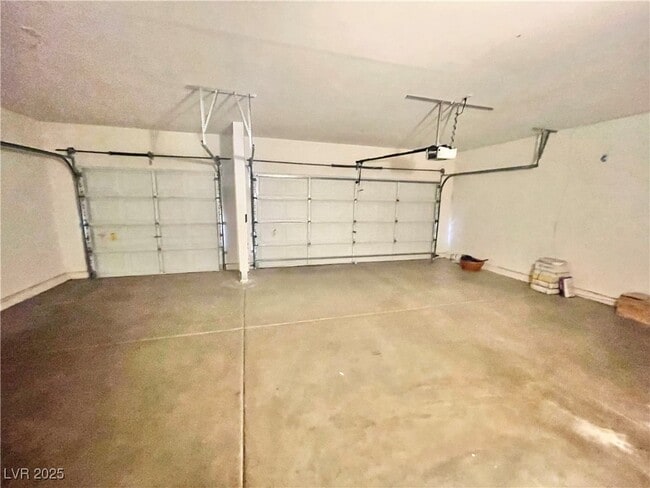 Building Photo - 2253 Pine Forest Ct