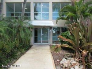 Building Photo - 221 Columbia Dr