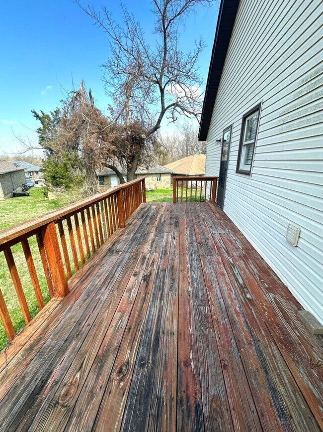 Building Photo - S0261-MF2