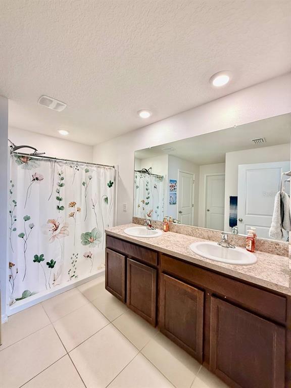 Building Photo - 1026 Golden Shiner Ave