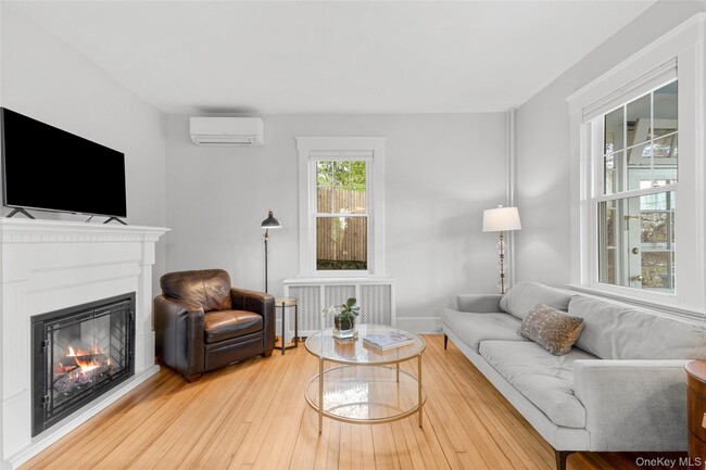 Building Photo - 49 Weaver St