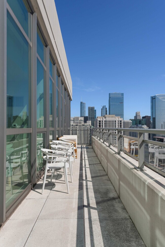 Building Photo - 365 N Halsted St