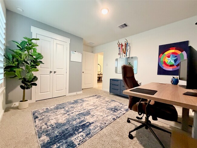 Building Photo - 4724 Peony Grn Dr