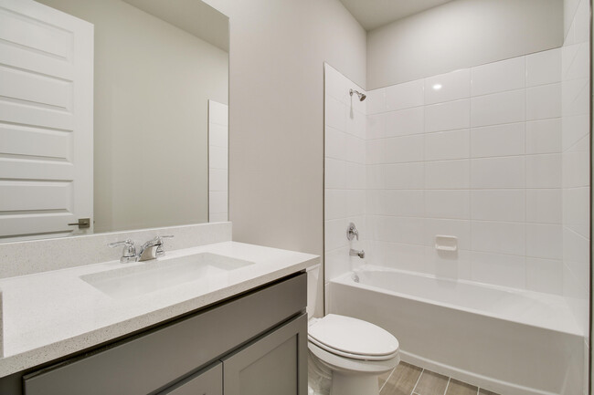 Building Photo - 8990 Dahlia Cir