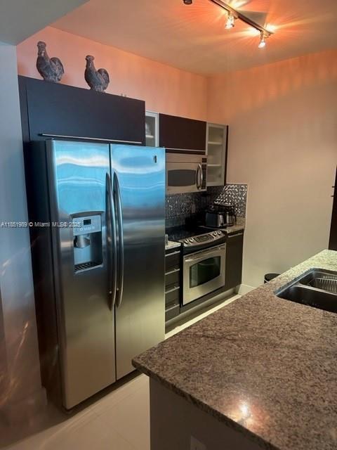 Building Photo - 950 Brickell Bay Dr