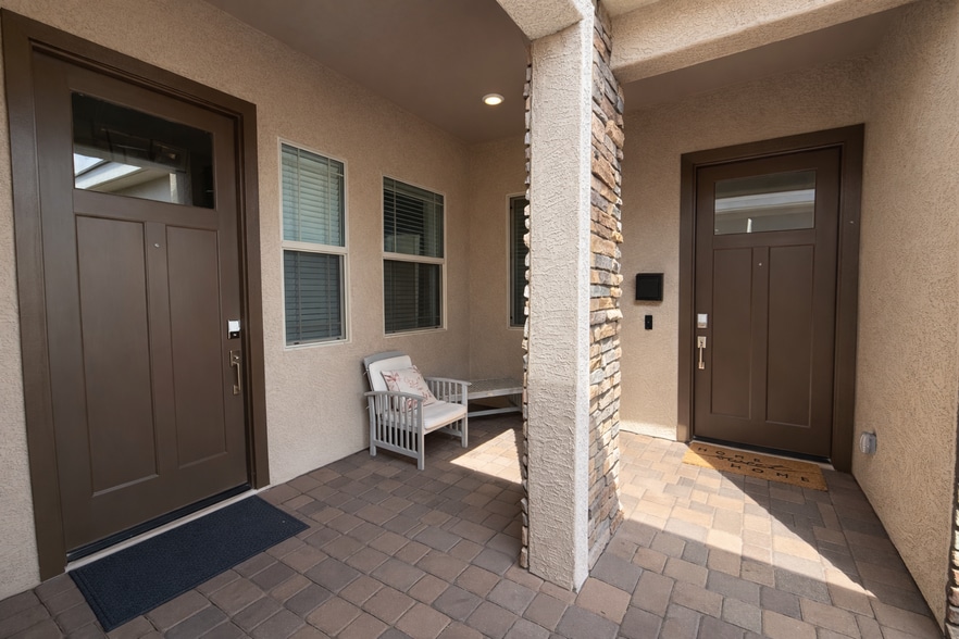 Building Photo - 2506 E Pleasant Ln