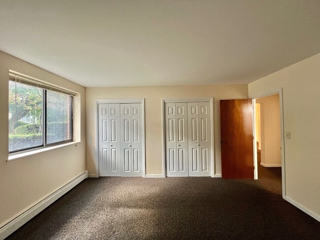 Building Photo - 33 Paul St