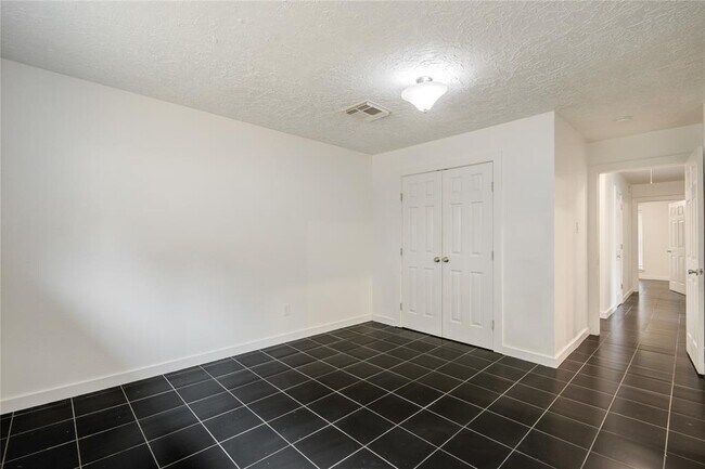 Building Photo - 835 Hidden Canyon Rd