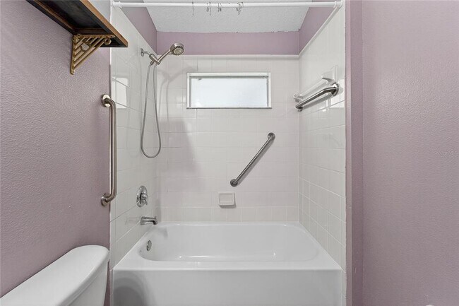 Building Photo - 431 Westchester Hills Ln