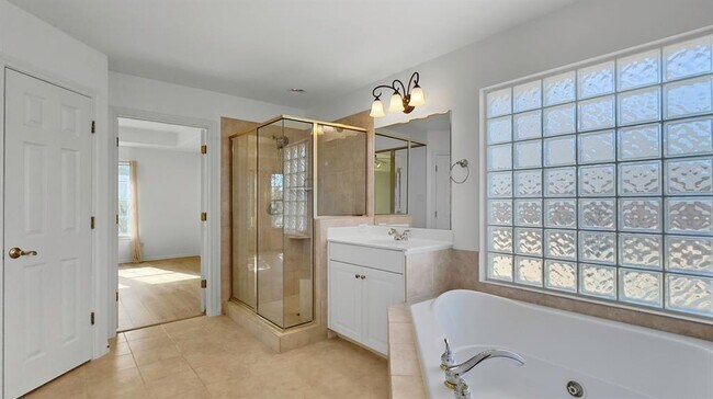 Building Photo - 2612 Zambia Dr