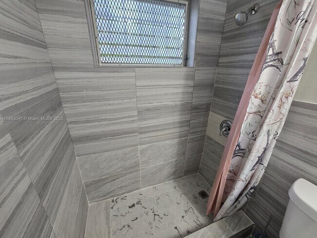 Building Photo - 71 NW 76th St