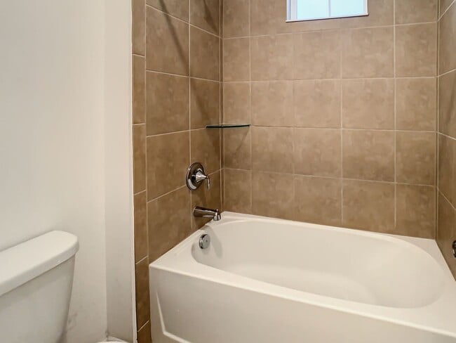 Building Photo - 5 Bedroom at Windstone at Heart of Winderm...