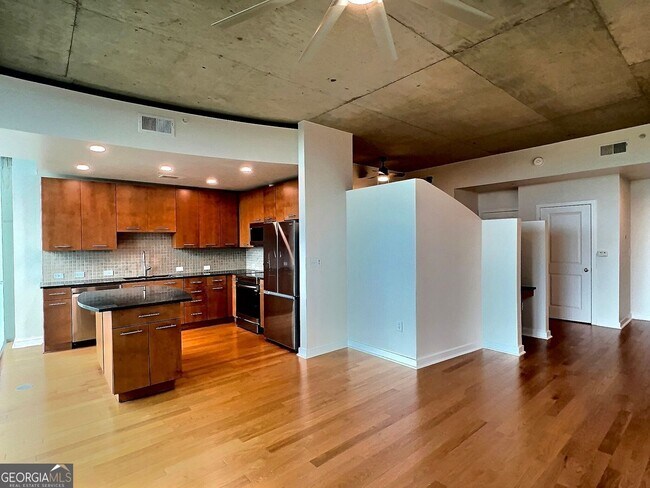 Building Photo - 3300 Windy Ridge Pkwy SE