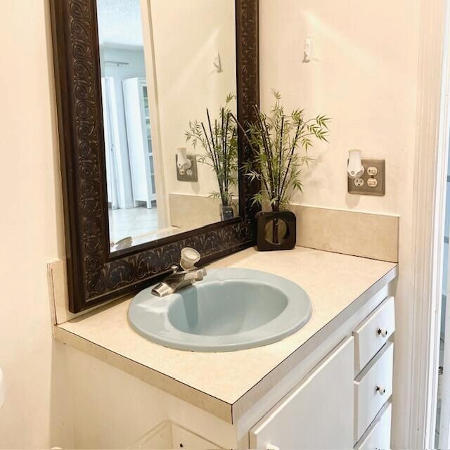 Building Photo - 2403 Lowson Blvd