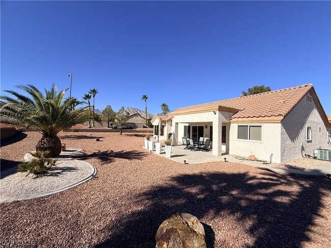 Building Photo - 9605 Sundial Dr