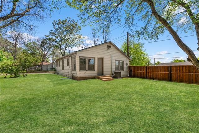 Building Photo - 301 Isbell Rd