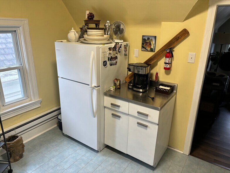 Building Photo - 464 Teece Ave