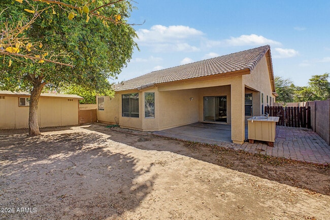Building Photo - 9631 W Kirby Ave