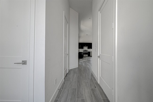 Building Photo - 8930 Spring Knoll Forest Dr