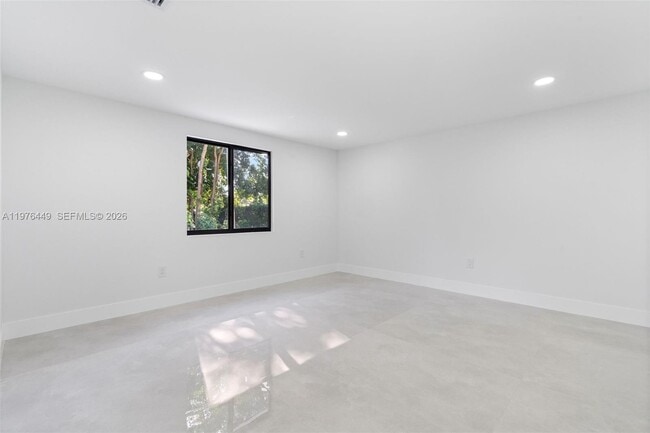 Building Photo - 4800 SW 61st Ave