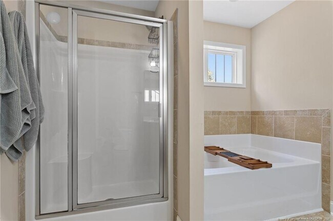 Building Photo - 789 Equestrian Way