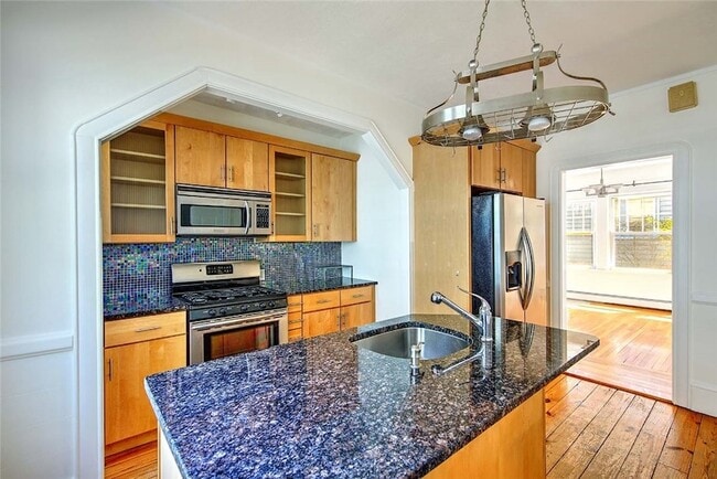 Building Photo - 91 4th St