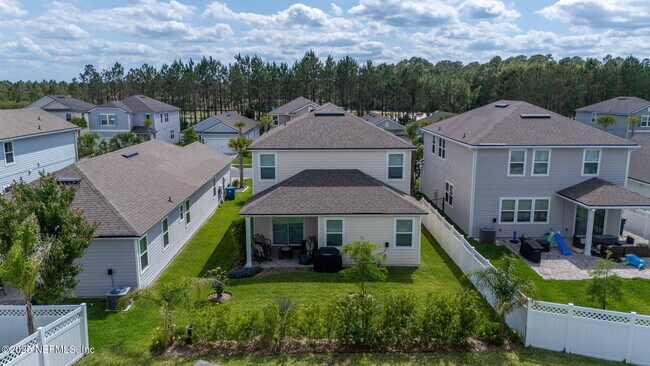 Building Photo - 121 Thistleton Wy