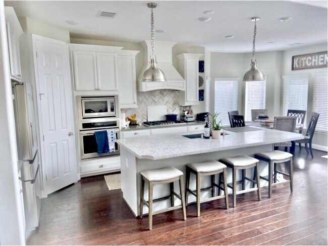 Building Photo - 4310 Maytree Ln