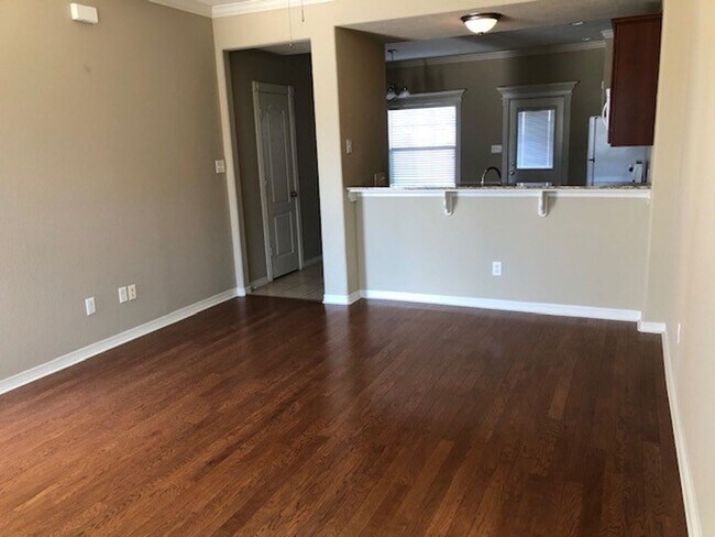 Building Photo - 1204 River Ridge