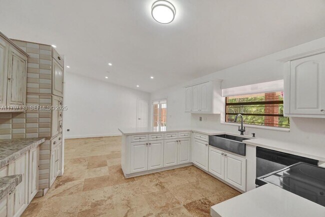 Building Photo - 1981 SW 139th Ct