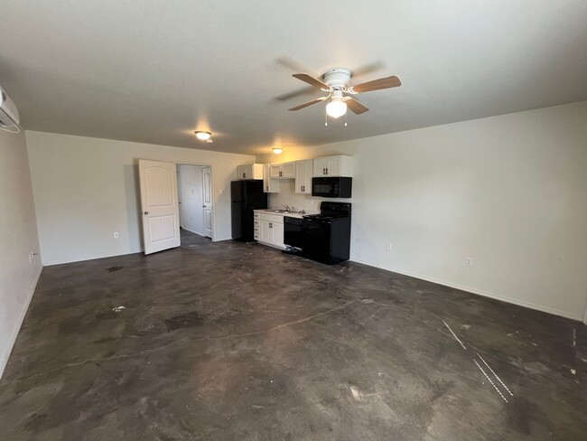 Building Photo - 11700 La Estrada Dr