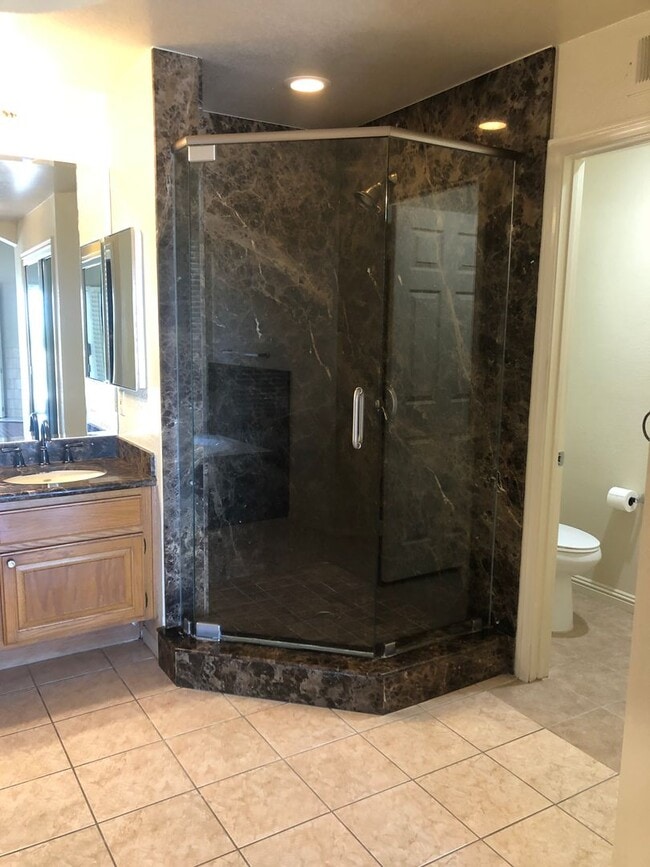 Building Photo - Unbelievable Eastlake Home