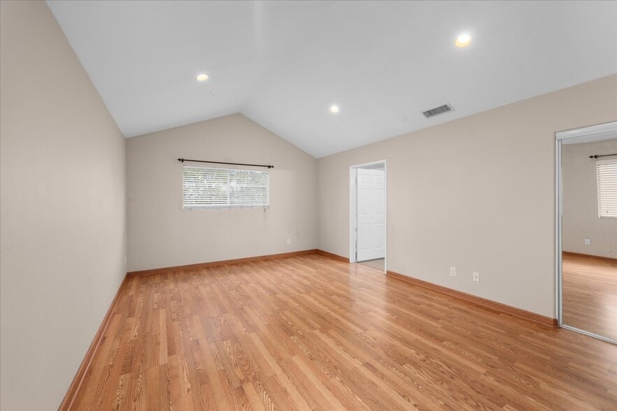 Building Photo - 1339 Hunt Ter
