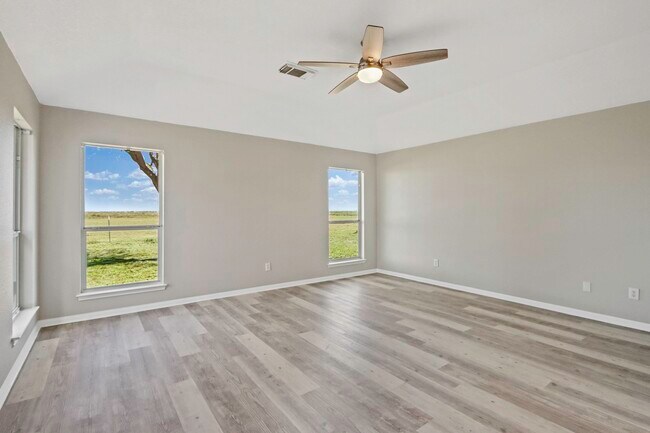 Building Photo - 2445 Woods Rd