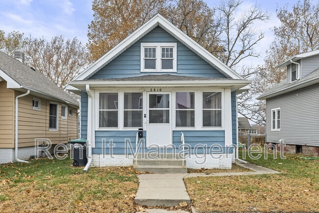 Building Photo - 2816 N 19th Ave