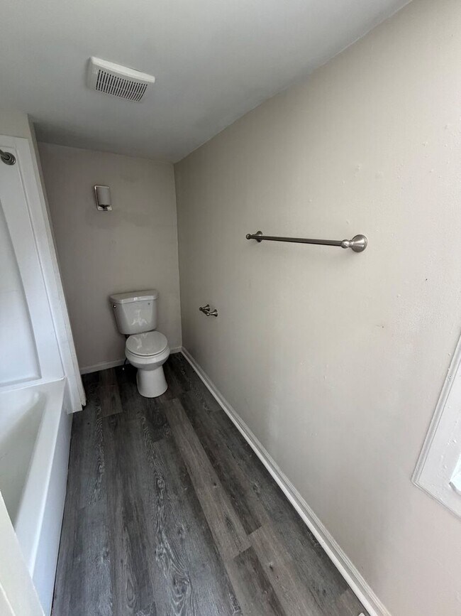 Building Photo - Fully Renovated 3BR Home