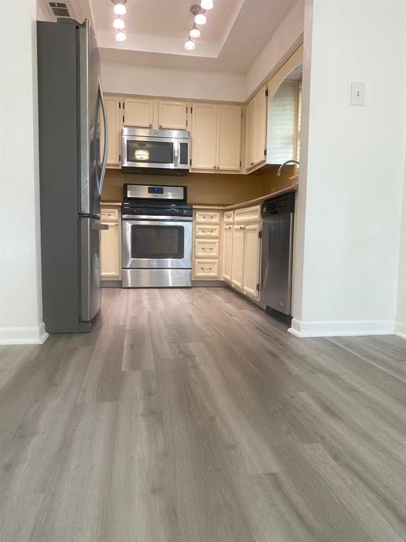 Building Photo - 1605 Windrift Way