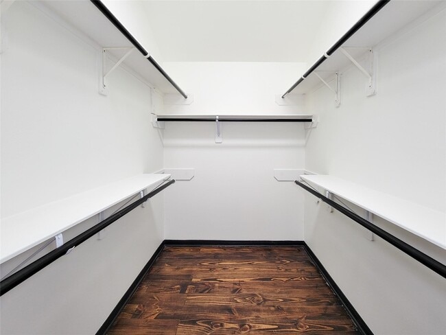 Building Photo - 1904 Davis St