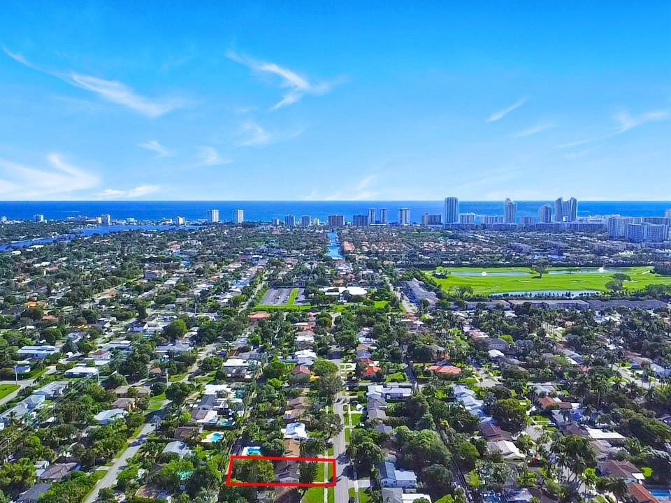 Building Photo - 1535 Plunkett St